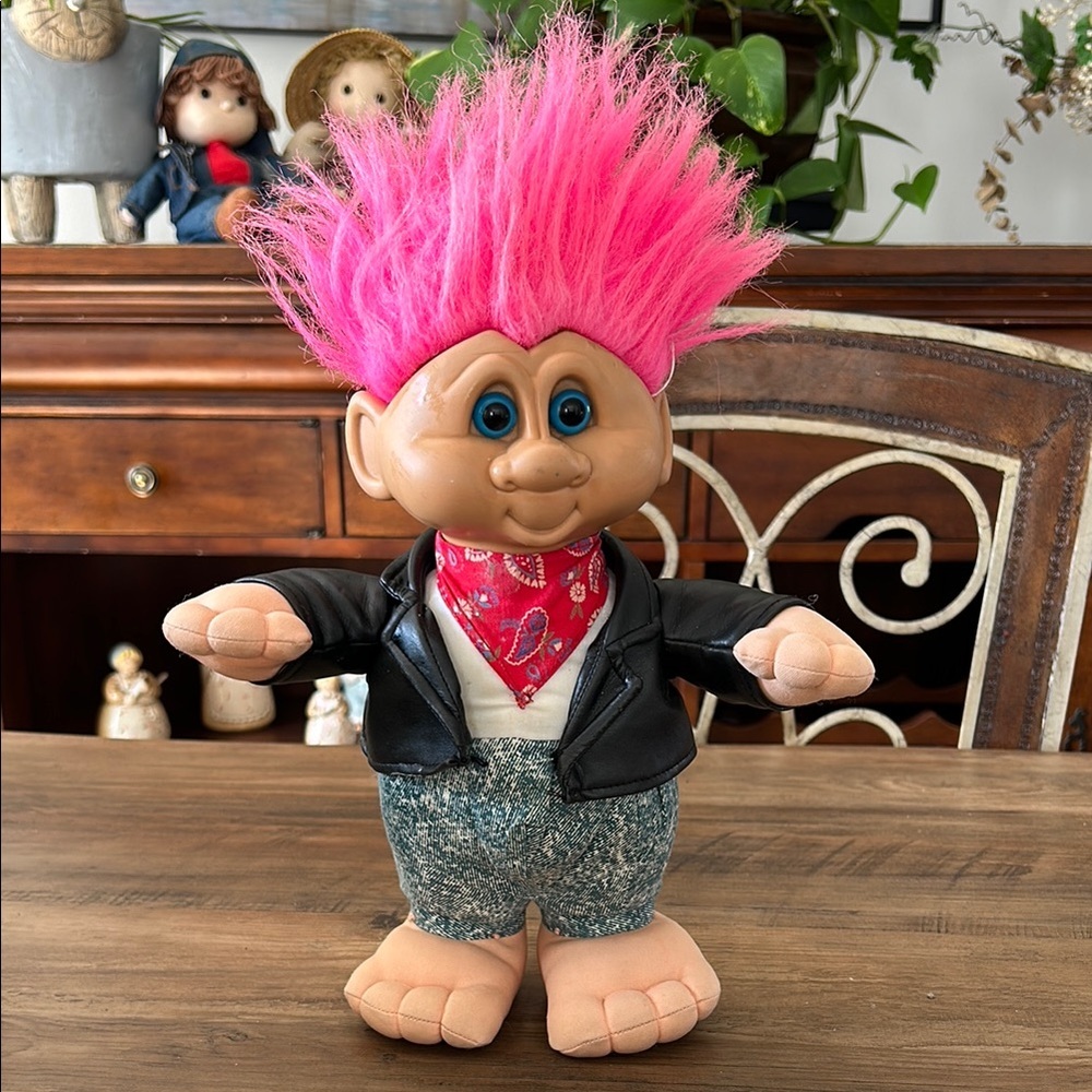 Vintage GANZ 1992 Plush Troll Doll Blue Eyes, Pink Hair rocker 15 inches